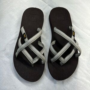 Teva Sandals Sz 6 Excellent Condition